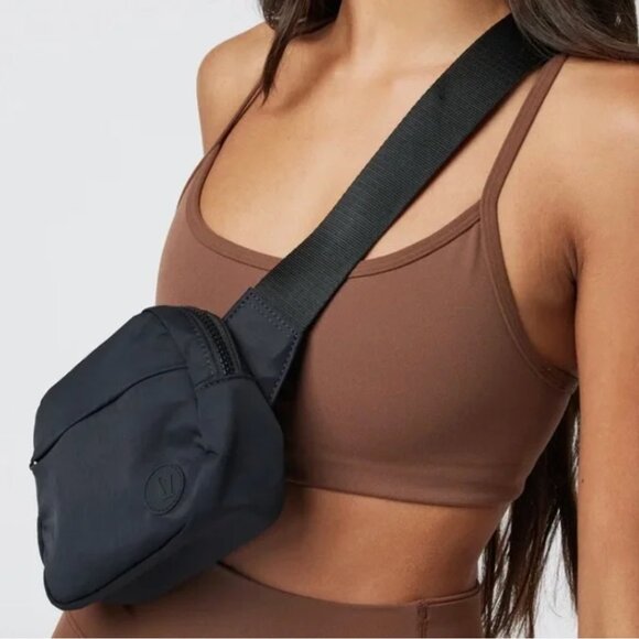 Vuori Handbags - EUC VUORI All Around Hip Pack - Black - Unisex